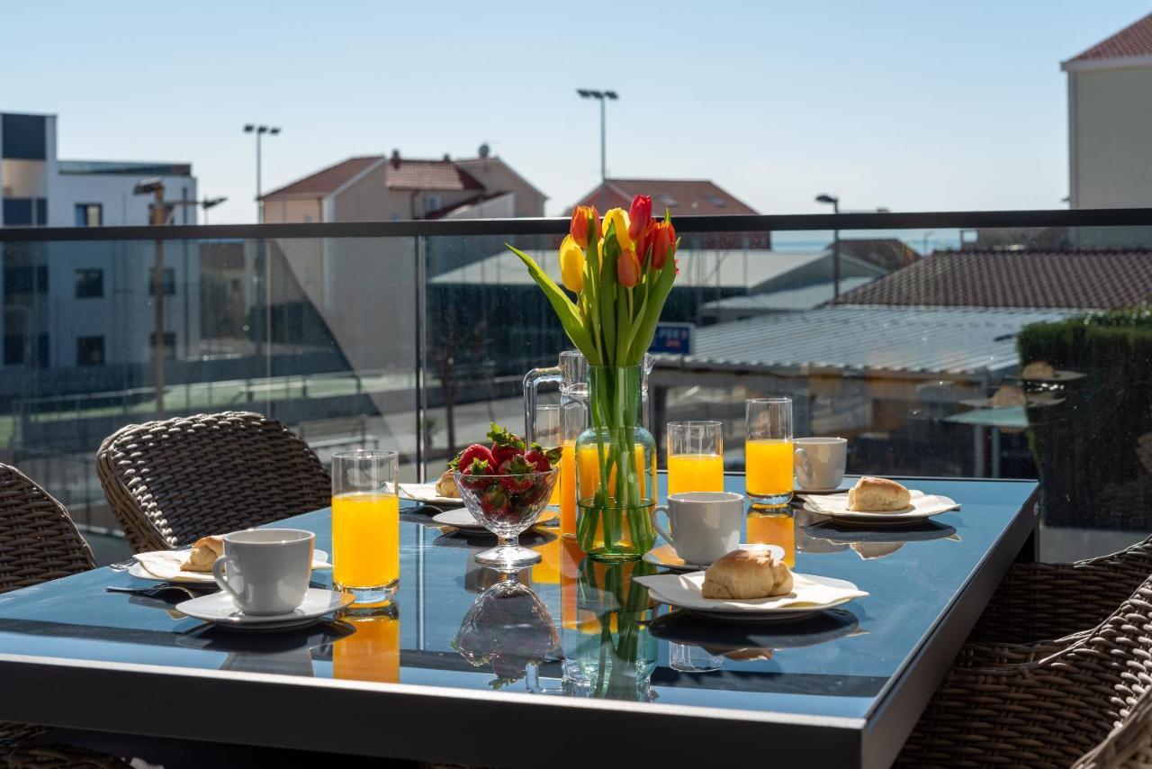 Poolside 2 Bedroom Ap. Mare Trogir Kültér fotó