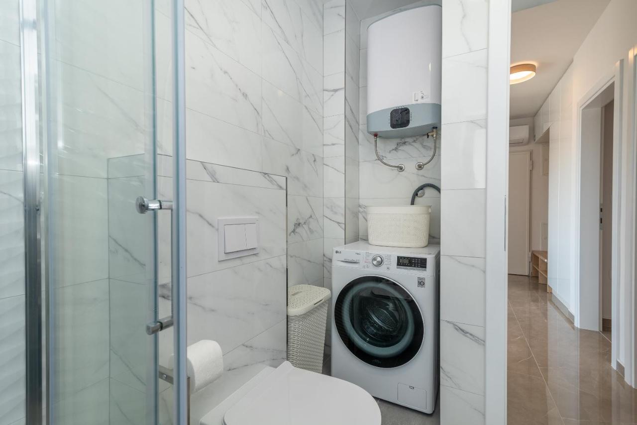 Poolside 2 Bedroom Ap. Mare Trogir Kültér fotó