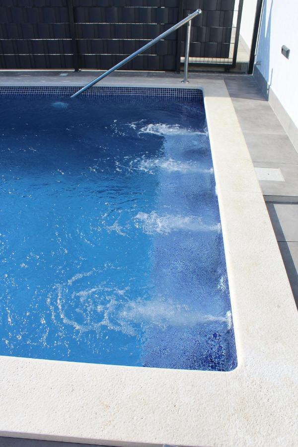 Poolside 2 Bedroom Ap. Mare Trogir Kültér fotó